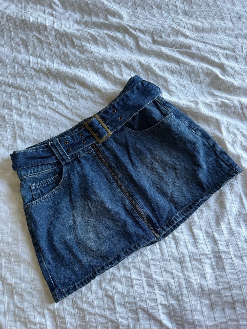 CIDER MINI Y2K BELTED DENIM SKIRT